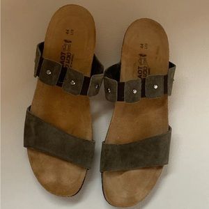 Naot Women’s Ashley Suede sandals 44         Brand New
